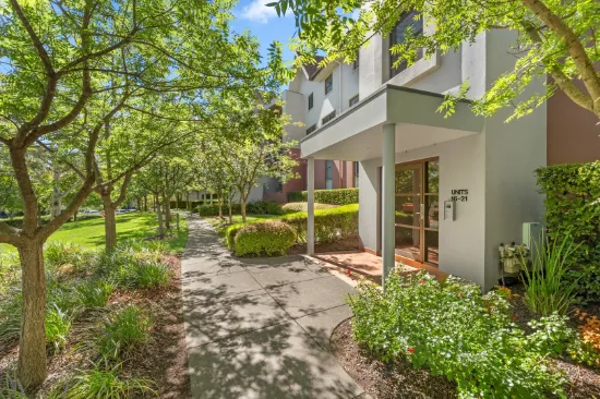 18/2 Eldridge Crescent, Garran, ACT 2605