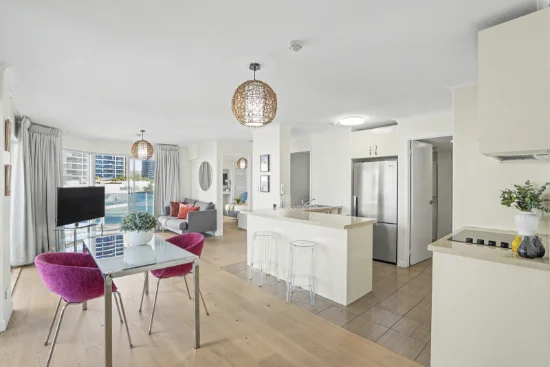 18/26 The Esplanade, Surfers Paradise, Qld 4217-Image