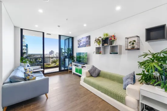 1802/2 Como Crescent, Southport, Qld 4215