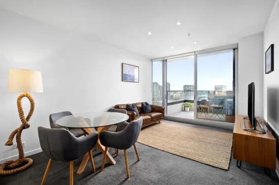 1806/231 Harbour Esplanade, Docklands, Vic 3008