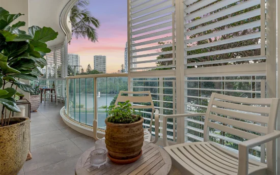 2/1 Cable Street, Main Beach, Qld 4217