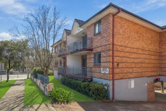 2/10-12 Hassal Street, Westmead, NSW 2145