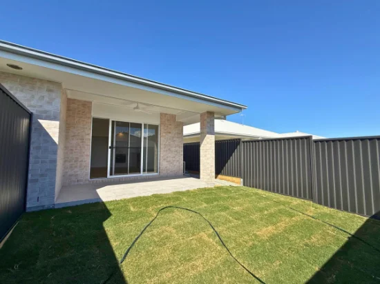 2/10 Bushy Street, Yamba, NSW 2464