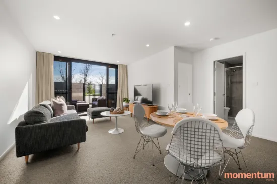 2/11 Irving Street, Phillip, ACT 2606