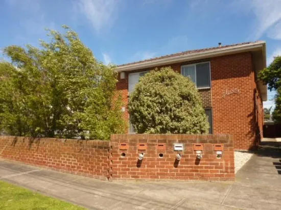 2/11 Nepean Avenue, Hampton East, Vic 3188