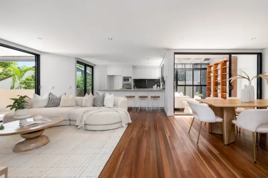 2/11 Rosecliffe Street, Highgate Hill, Qld 4101