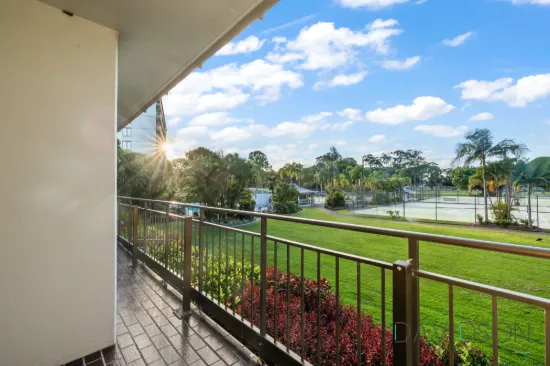 2/13-27 Fairway Drive, Clear Island Waters, Qld 4226