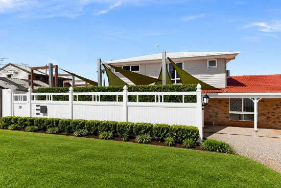 2/13 Coolview St, Manly West, Qld 4179