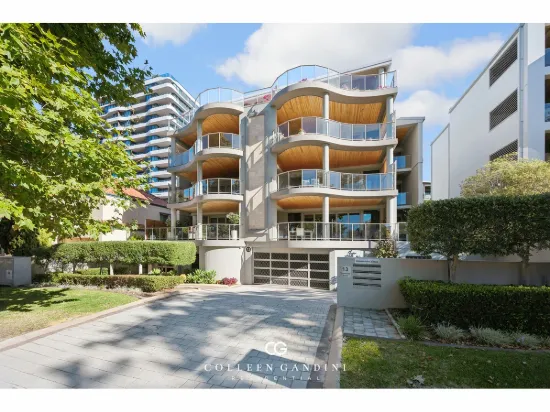 2/13 Tweeddale Road, Applecross, WA 6153