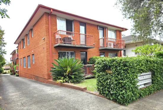 2/14 Northcote Street, Canterbury, NSW 2193