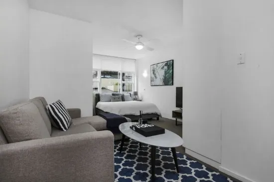 2/147-151 Brougham Street, Woolloomooloo, NSW 2011