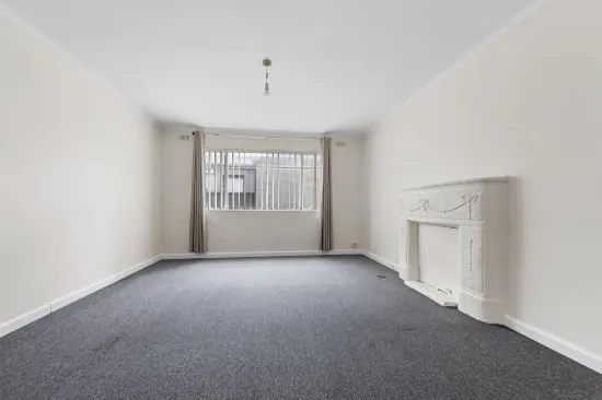 2/15 Omar Street, Maidstone, Vic 3012