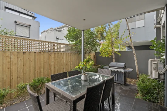 2/15 Wrexham Road, Windsor, Vic 3181