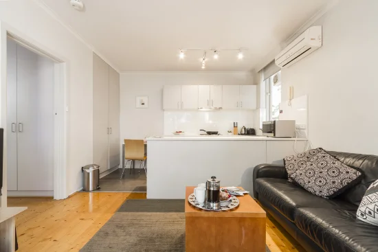 2/2-6 Wimmera Place, St Kilda, Vic 3182