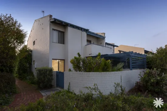 2/2 Manning Terrace, South Perth, WA 6151