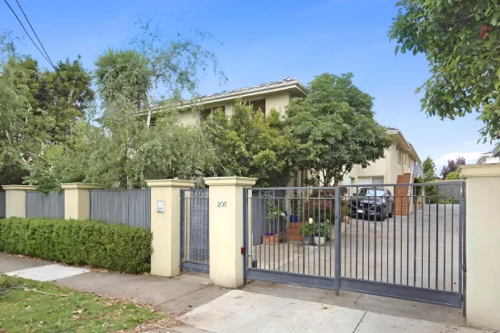 2/206 Arthur Street, Fairfield, Vic 3078