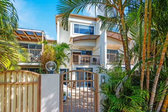 2/22-24 Brighton Street, Biggera Waters, Qld 4216