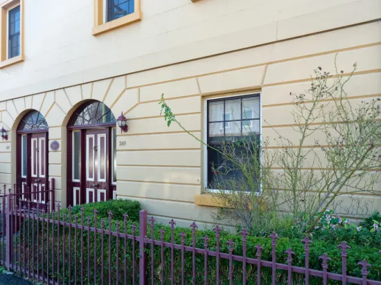 2/249 Charles Street, Launceston, Tas 7250