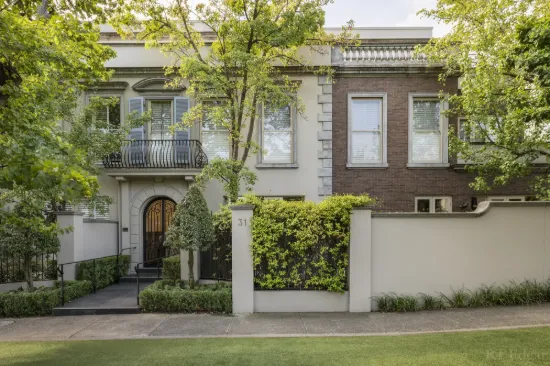 2/25 Douglas Street, Toorak, Vic 3142