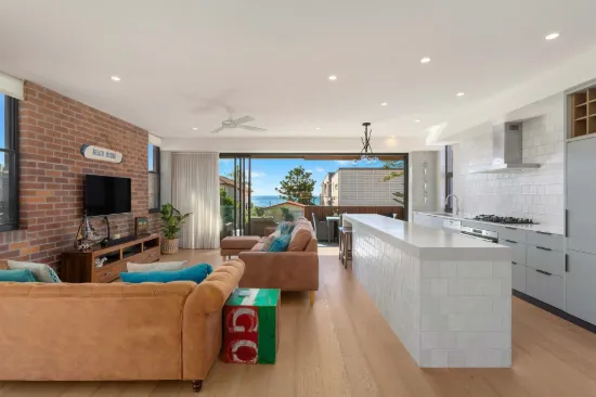 2/28 Jefferson Lane, Palm Beach, Qld 4221