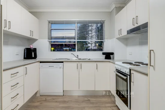 2/2936 Gold Coast Highway, Surfers Paradise, Qld 4217