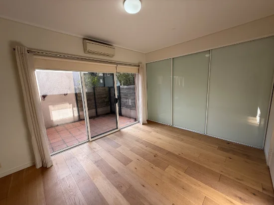 2/30 Dudley St, West Melbourne, Vic 3003-Image
