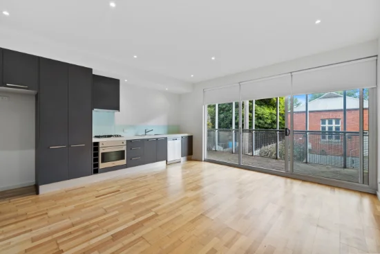 2/300 Racecourse Road, Flemington, Vic 3031