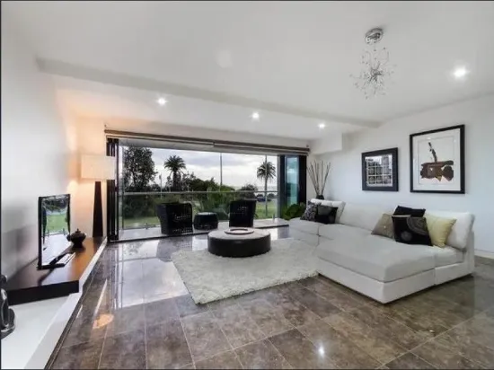 2/301 Beaconsfield Parade, Middle Park, Vic 3206