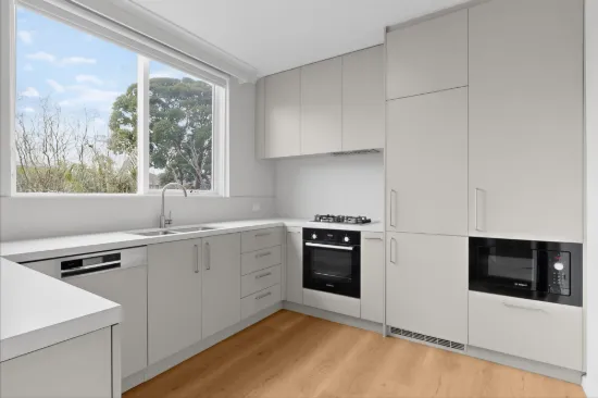 2/31 Beach Avenue, Elwood, Vic 3184