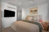 2/31 Queensland Avenue, Broadbeach, Qld 4218-Image