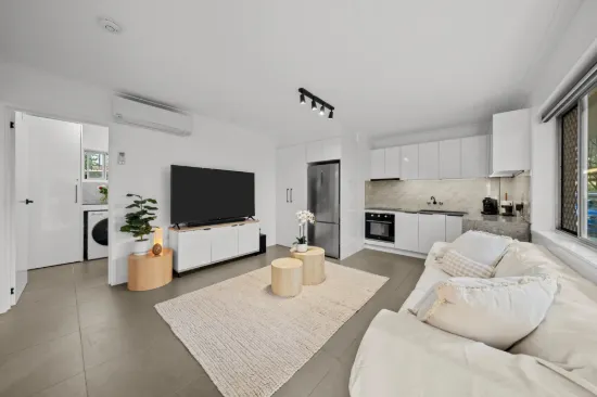 2/35 Darrambal Street, Chevron Island, Qld 4217