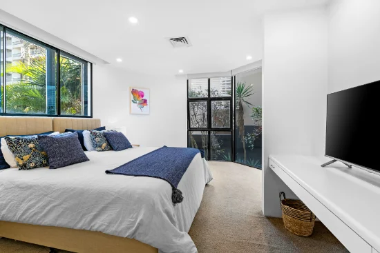 2/3527 Main Beach Parade, Main Beach, Qld 4217-Image