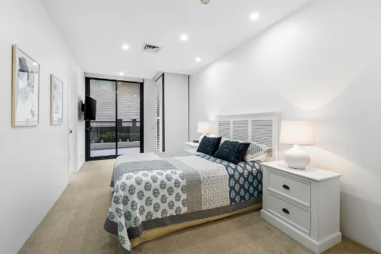2/3527 Main Beach Parade, Main Beach, Qld 4217-Image