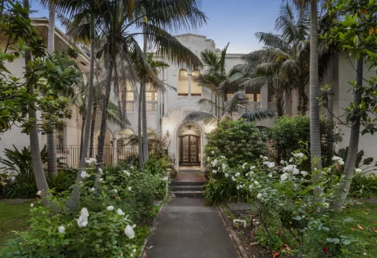 2/43 Acland Street, St Kilda, Vic 3182