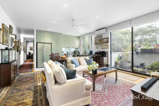 2/45 Spenser Street, St Kilda, Vic 3182