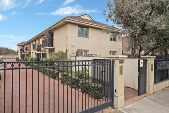 2/5 Gordon Street, Footscray, Vic 3011