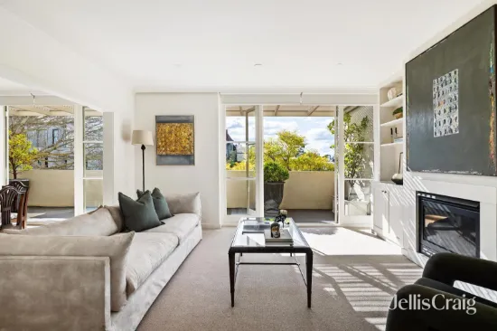 2/5 Selwyn Court, Toorak, Vic 3142