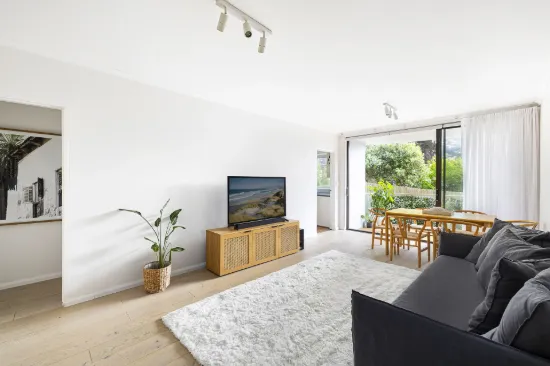 2/62 Carrington Parade, Curl Curl, NSW 2096