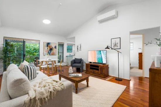 2/68 Miles Street, Hawthorne, Qld 4171