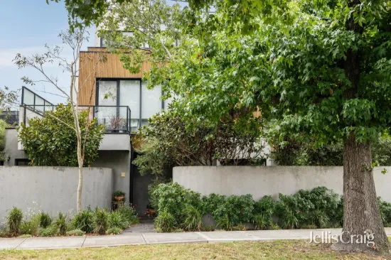 2/8 Railway Crescent, Bentleigh, Vic 3204