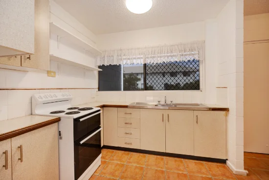 2/88 Eyre St, North Ward, Qld 4810
