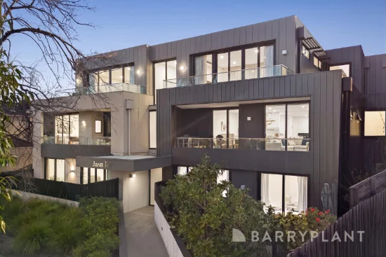 2/97 Whittens Lane, Doncaster, Vic 3108