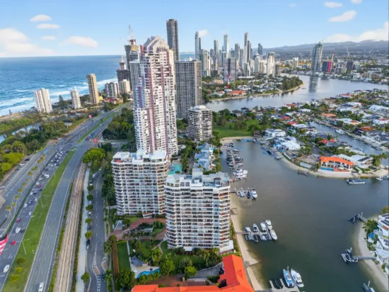 20/18 Commodore Drive, Surfers Paradise, Qld 4217
