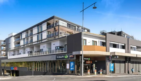 201/3 Kiernan Avenue, Ivanhoe, Vic 3079