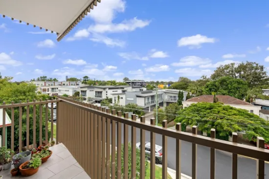 202/135 Eugaree Street, Southport, Qld 4215-Image