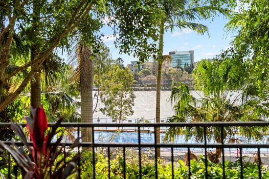 204/10 Pidgeon Close, West End, Qld 4101 - For Sale