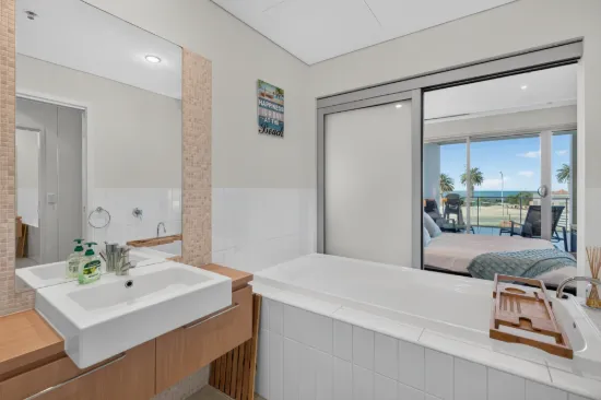 204/162 Hindmarsh Road, Victor Harbor, SA 5211-Image