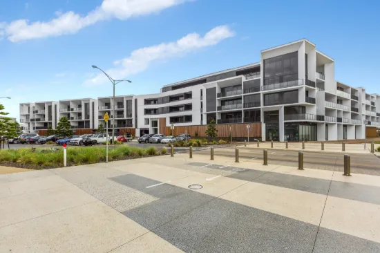 204/33 Quay Boulevard, Werribee South, Vic 3030