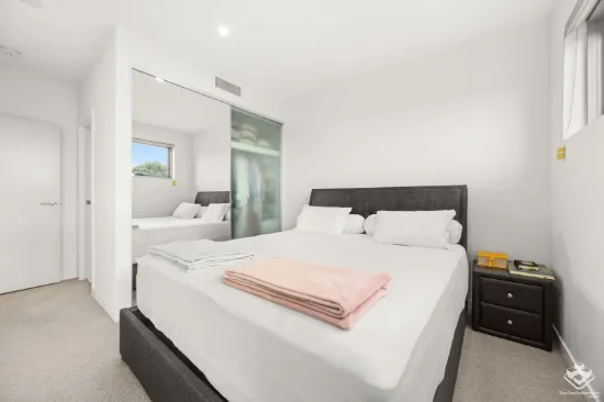205/705 Main Street, Kangaroo Point, Qld 4169-Image