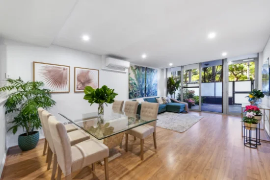 206/3 Como Crescent, Southport, Qld 4215